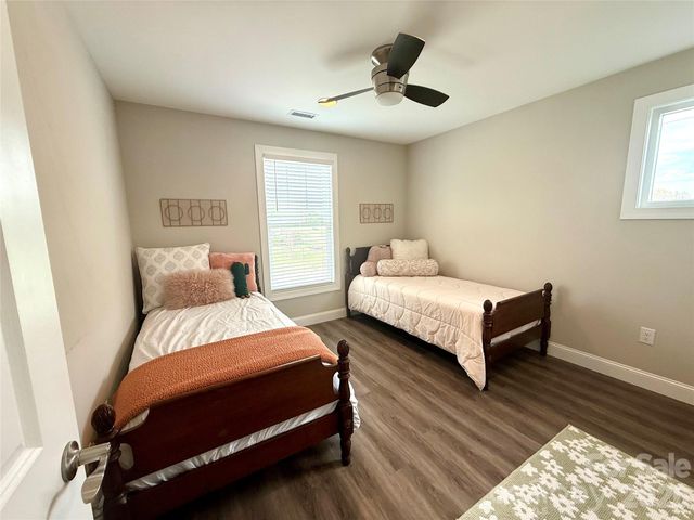 2636 2nd Street NE, Hickory, NC 28601