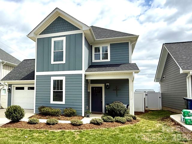 2636 2nd Street NE, Hickory, NC 28601