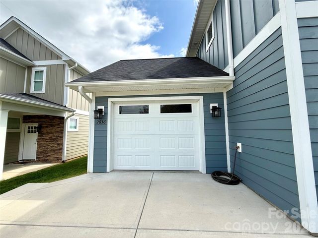 2636 2nd Street NE, Hickory, NC 28601