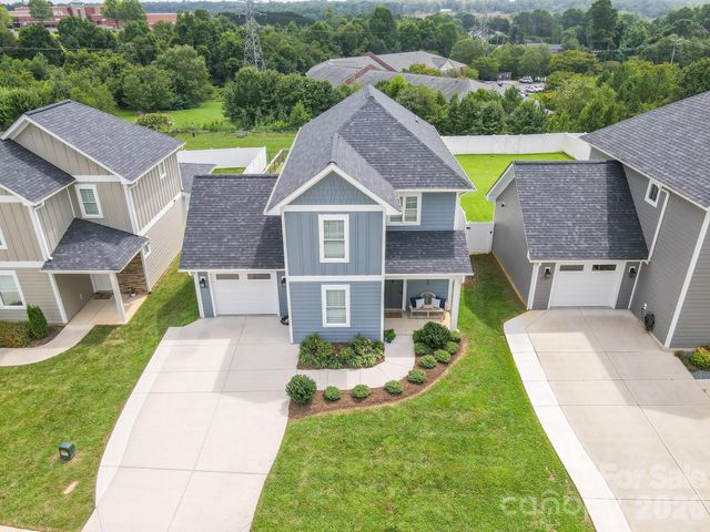 2636 2nd Street NE, Hickory, NC 28601