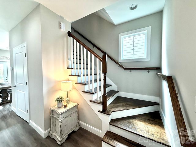 2636 2nd Street NE, Hickory, NC 28601