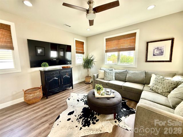 2636 2nd Street NE, Hickory, NC 28601