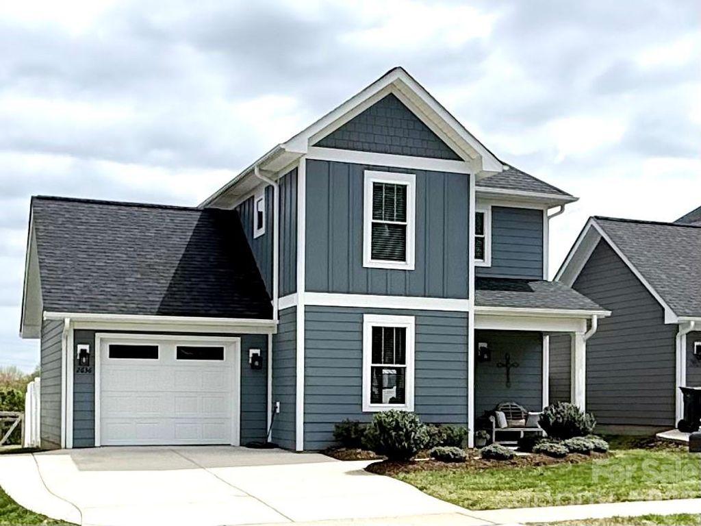 2636 2nd Street NE, Hickory, NC 28601