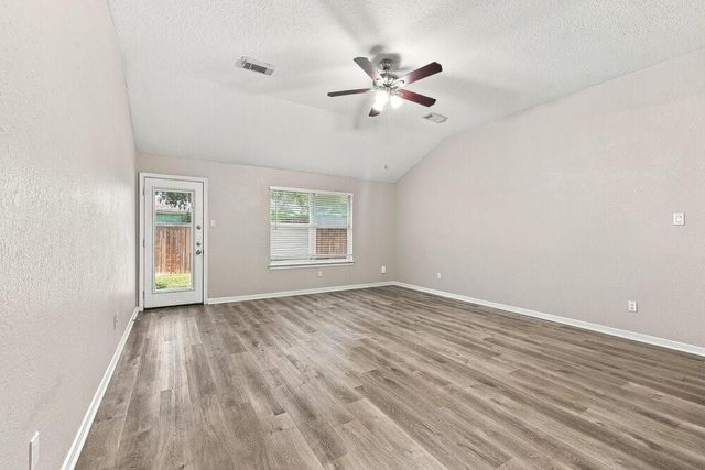 622 Oak Briar Drive, Kemah, TX 77565