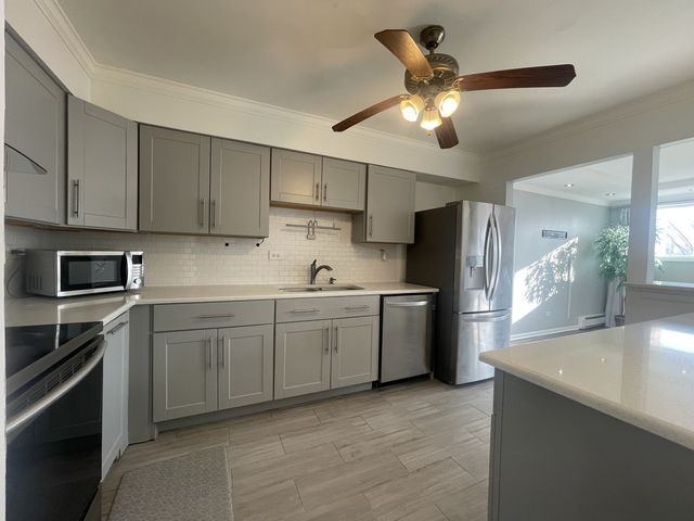 9445 KENTON Avenue 206, Skokie, IL 60076