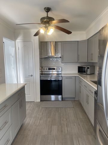 9445 KENTON Avenue 206, Skokie, IL 60076