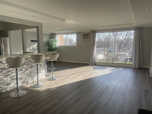 9445 KENTON Avenue 206, Skokie, IL 60076