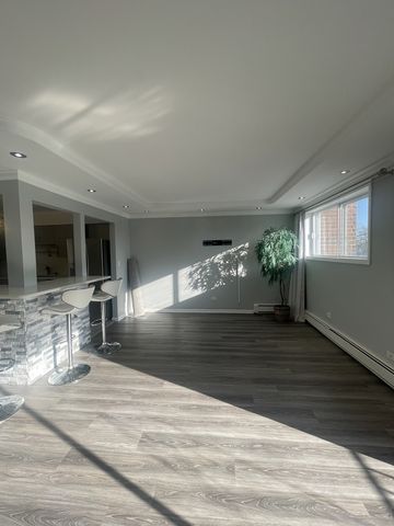 9445 KENTON Avenue 206, Skokie, IL 60076