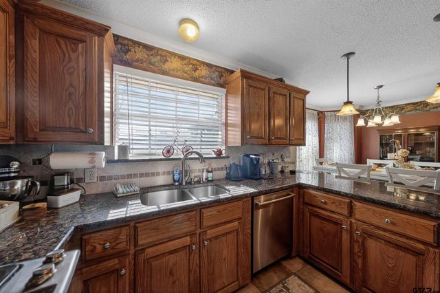 11853 CR 167, Tyler, TX 75703