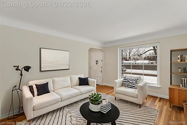 21741 Bournemouth Street, Harper Woods, MI 48225