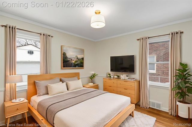 21741 Bournemouth Street, Harper Woods, MI 48225