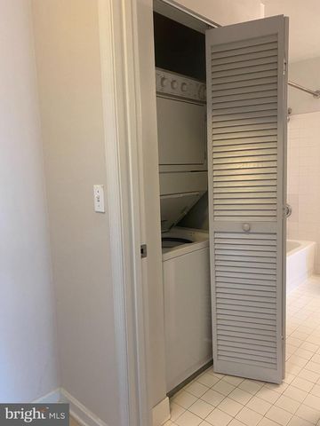 23 Pierside Dr Apt 309, Baltimore, MD 21230