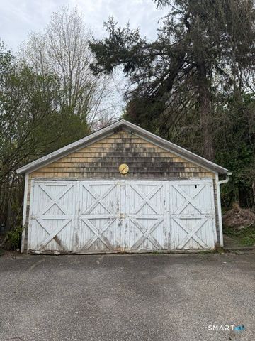 21 Germantown Road, Danbury, CT 06810