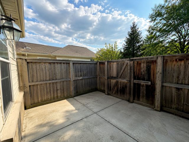 2010 Shermer Road, Glenview, IL 60026