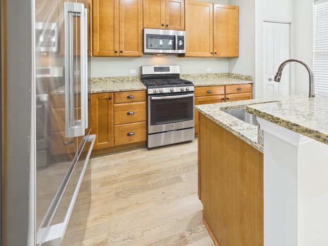 2010 Shermer Road, Glenview, IL 60026