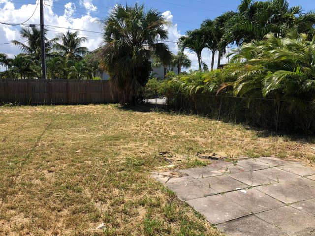 715 S J Street, Lake Worth Beach, FL 33460