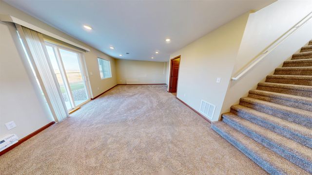 2617 Granite Dr. NW, Minot, ND 58703
