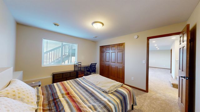 2617 Granite Dr. NW, Minot, ND 58703