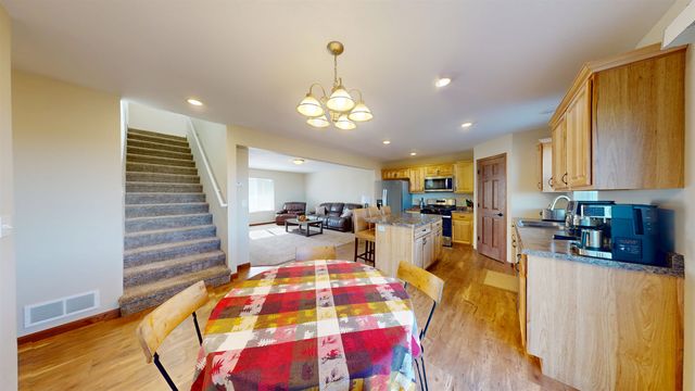 2617 Granite Dr. NW, Minot, ND 58703