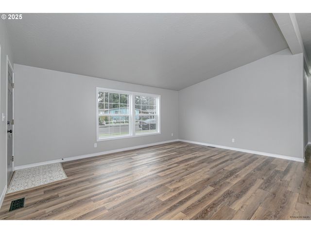 3435 STEVEN St, Woodburn, OR 97071