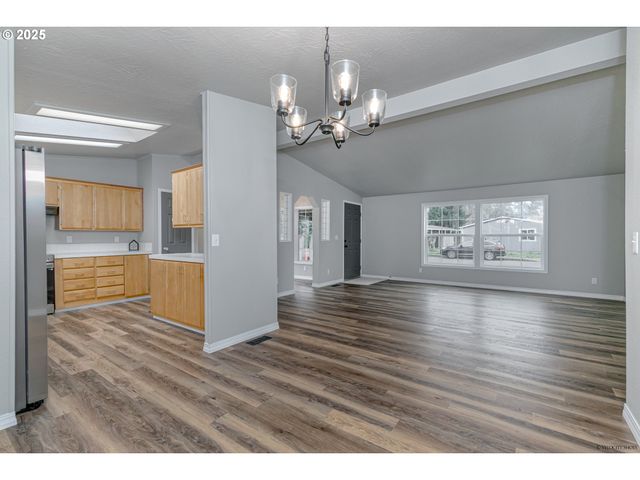 3435 STEVEN St, Woodburn, OR 97071