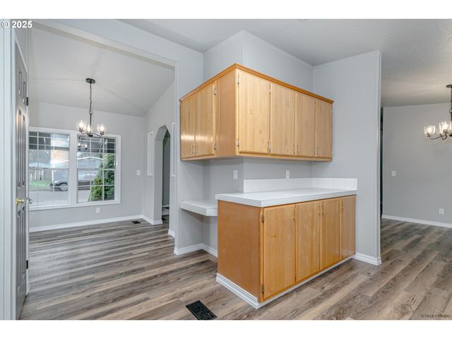 3435 STEVEN St, Woodburn, OR 97071