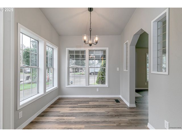 3435 STEVEN St, Woodburn, OR 97071