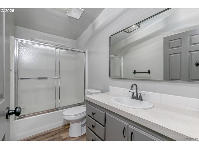 3435 STEVEN St, Woodburn, OR 97071