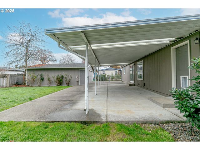 3435 STEVEN St, Woodburn, OR 97071