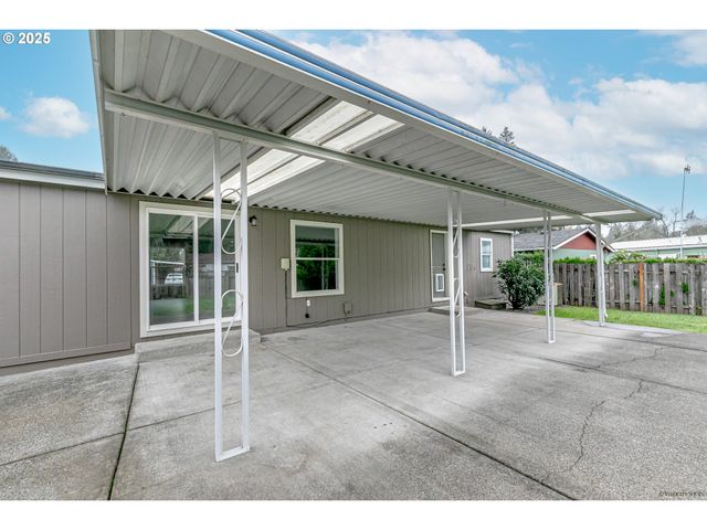 3435 STEVEN St, Woodburn, OR 97071