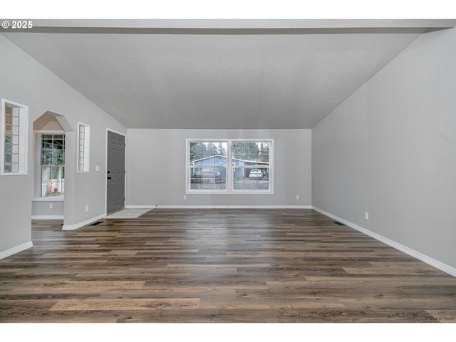 3435 STEVEN St, Woodburn, OR 97071