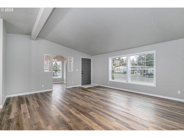 3435 STEVEN St, Woodburn, OR 97071