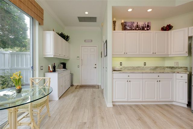 8639 54TH AVENUE CIRCLE E, Bradenton, FL 34211