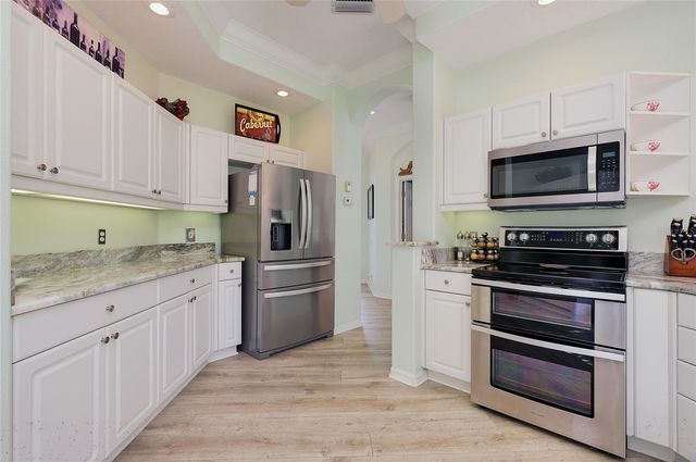 8639 54TH AVENUE CIRCLE E, Bradenton, FL 34211