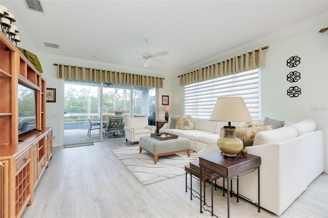 8639 54TH AVENUE CIRCLE E, Bradenton, FL 34211