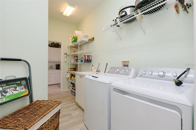 8639 54TH AVENUE CIRCLE E, Bradenton, FL 34211