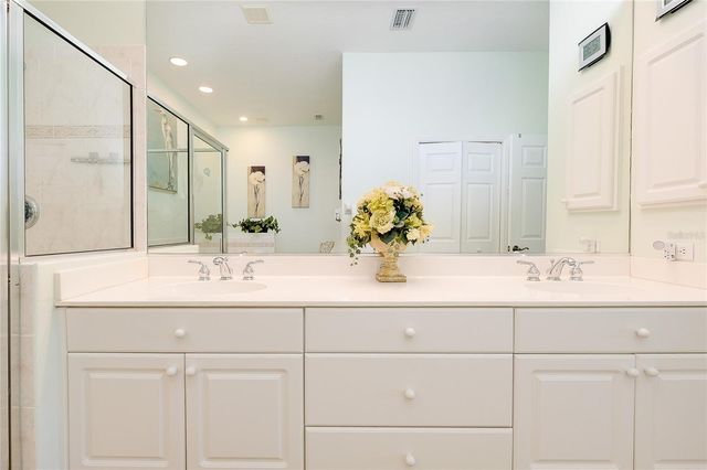 8639 54TH AVENUE CIRCLE E, Bradenton, FL 34211