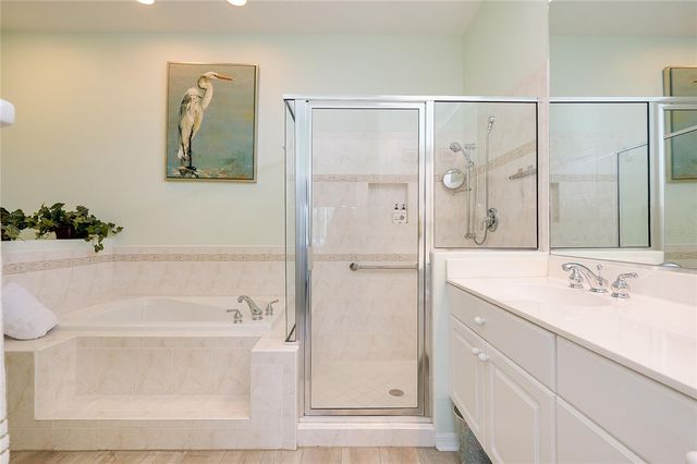 8639 54TH AVENUE CIRCLE E, Bradenton, FL 34211