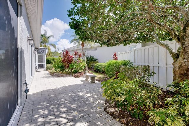 8639 54TH AVENUE CIRCLE E, Bradenton, FL 34211