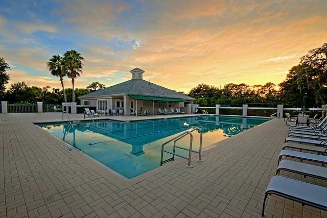 8639 54TH AVENUE CIRCLE E, Bradenton, FL 34211