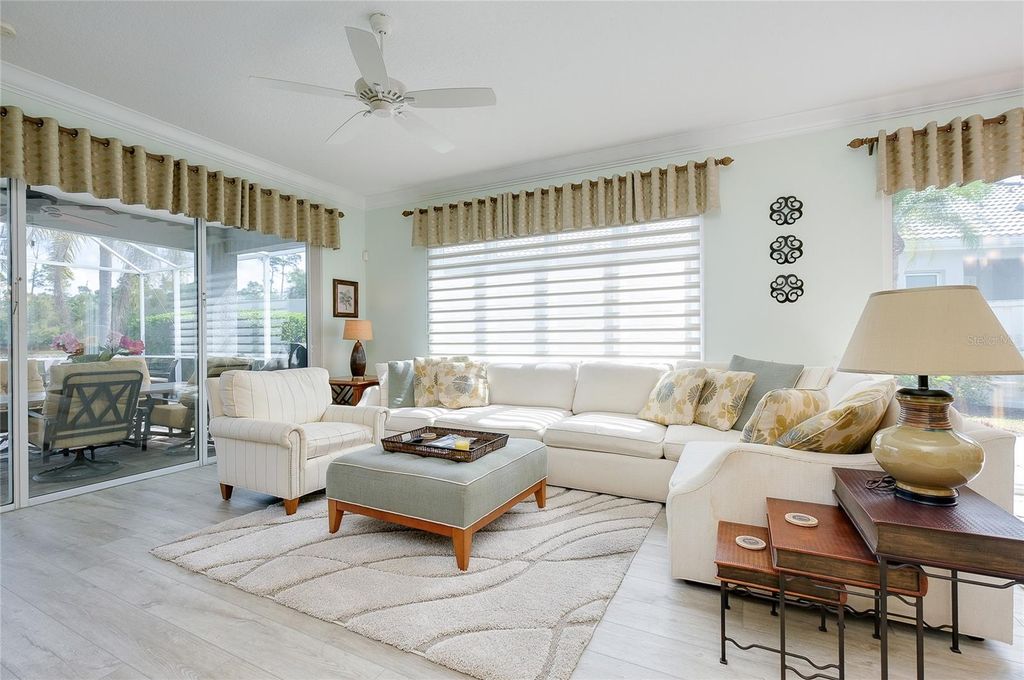 Image 19 of property listing at 8639 54TH AVENUE CIRCLE E, Bradenton, FL 34211