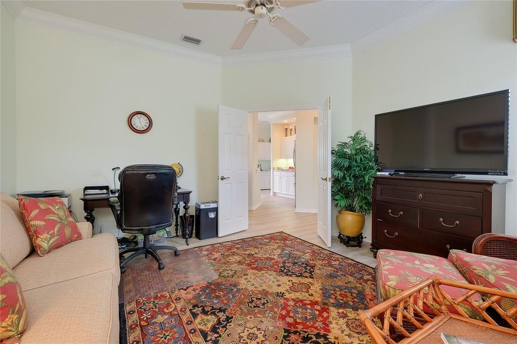 Image 23 of property listing at 8639 54TH AVENUE CIRCLE E, Bradenton, FL 34211