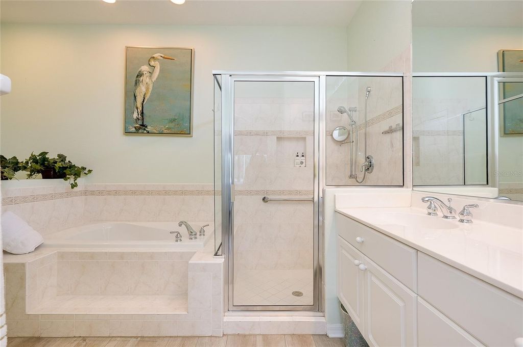 Image 31 of property listing at 8639 54TH AVENUE CIRCLE E, Bradenton, FL 34211