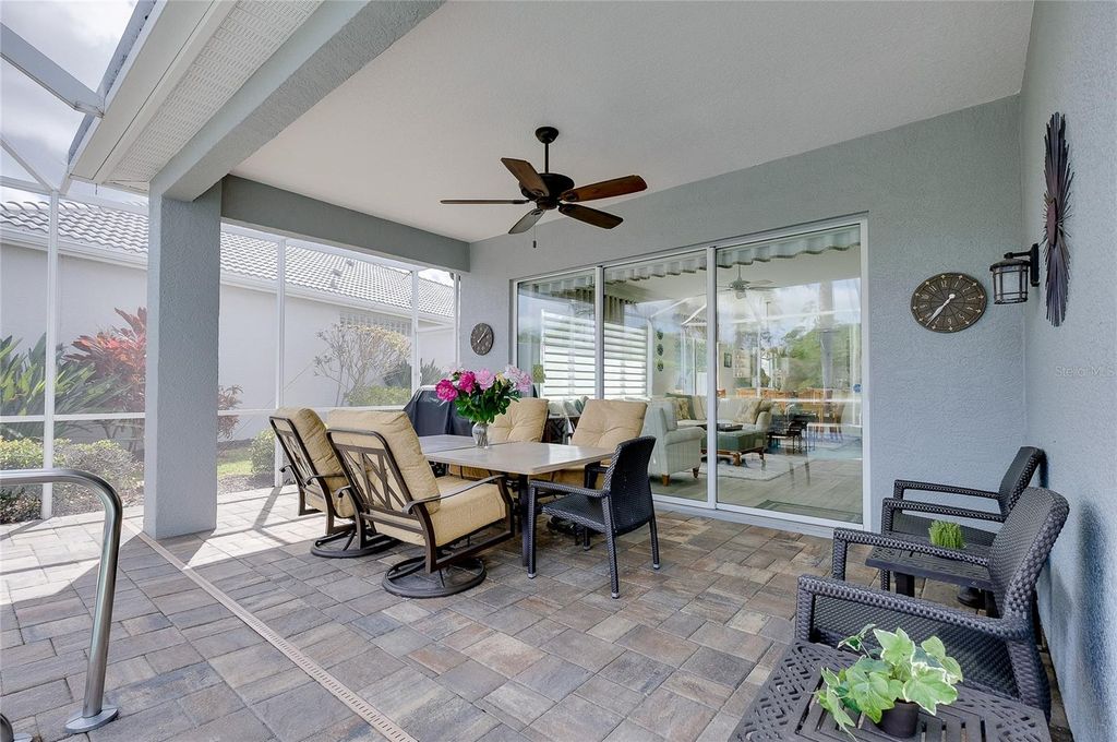 Image 37 of property listing at 8639 54TH AVENUE CIRCLE E, Bradenton, FL 34211