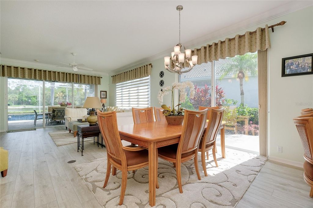 Image 5 of property listing at 8639 54TH AVENUE CIRCLE E, Bradenton, FL 34211