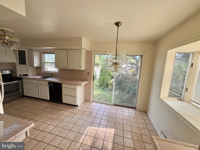 101 HADDON RD, Somers Point, NJ 08244