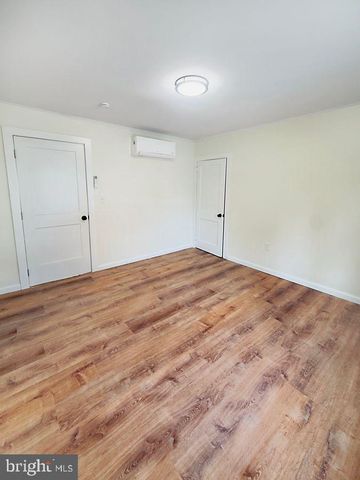 6 GREGG AVE, Newport, DE 19804