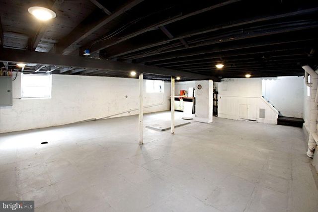 6 GREGG AVE, Newport, DE 19804