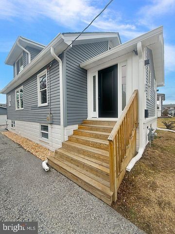 6 GREGG AVE, Newport, DE 19804