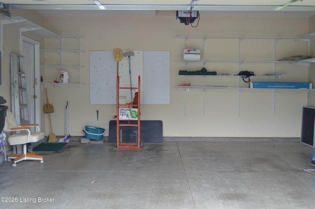9801 Glasgow Blvd, Louisville, KY 40241